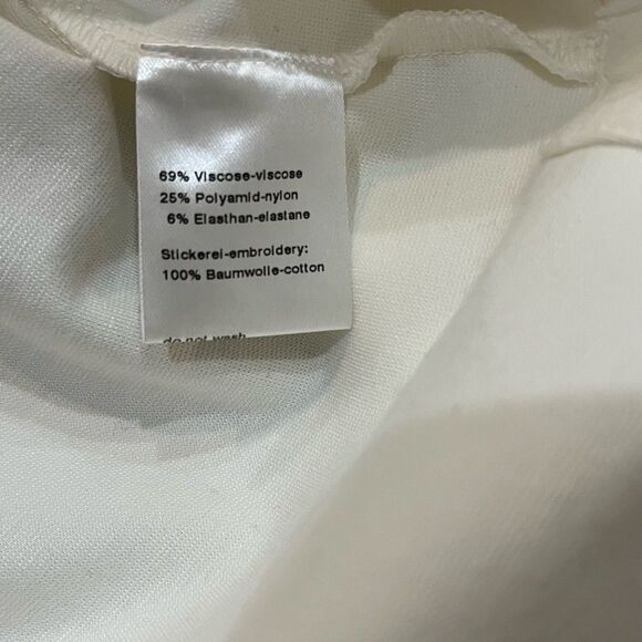 AKRIS Punto Cream Top with Textured Neckline - Picture 6 of 6